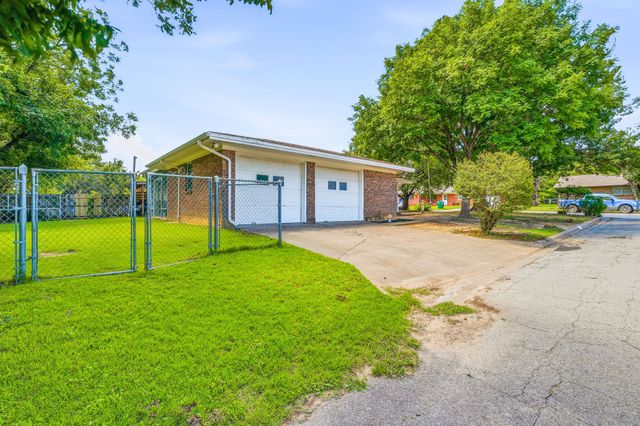 1787 N Mccart Street, Stephenville, TX 76401