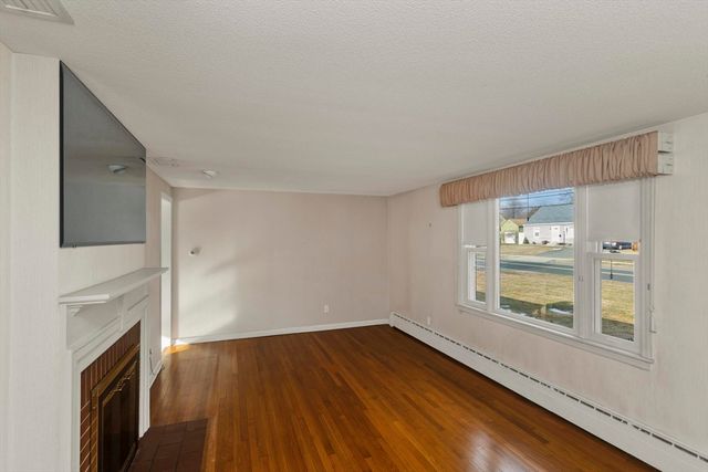 309 Island Pond Rd, Springfield, MA 01118