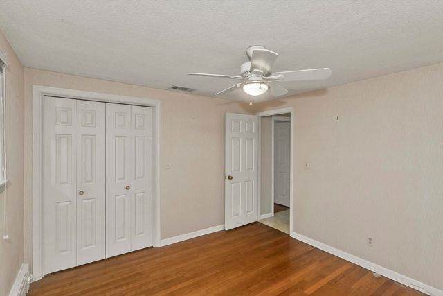 309 Island Pond Rd, Springfield, MA 01118