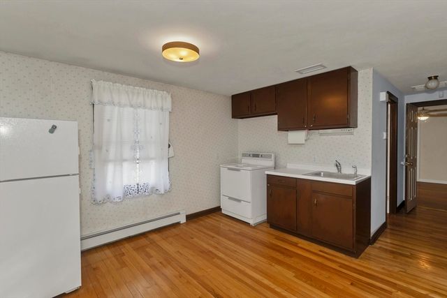 309 Island Pond Rd, Springfield, MA 01118