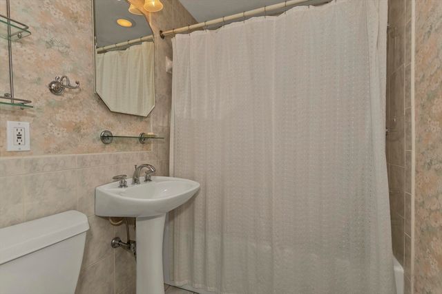 309 Island Pond Rd, Springfield, MA 01118