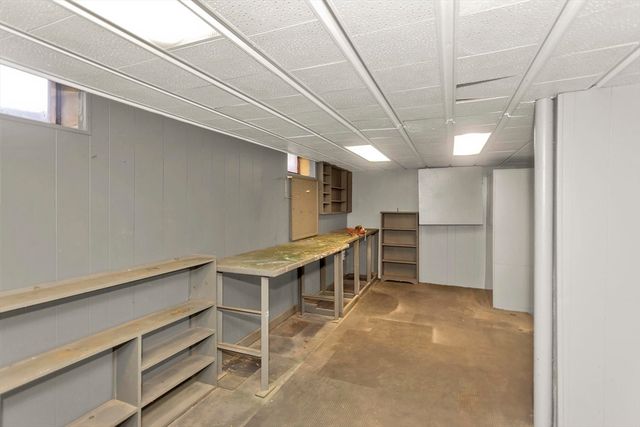 309 Island Pond Rd, Springfield, MA 01118