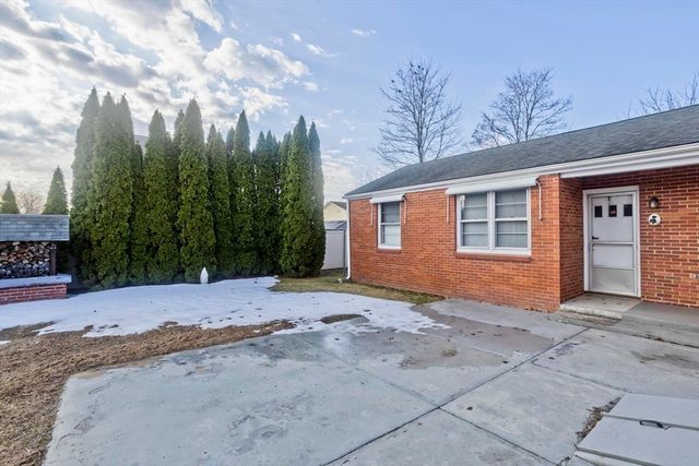 309 Island Pond Rd, Springfield, MA 01118