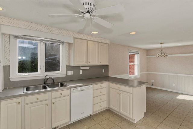 309 Island Pond Rd, Springfield, MA 01118