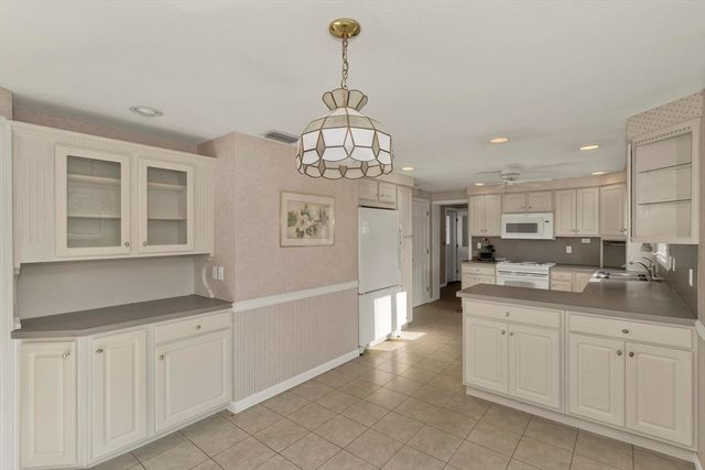 309 Island Pond Rd, Springfield, MA 01118