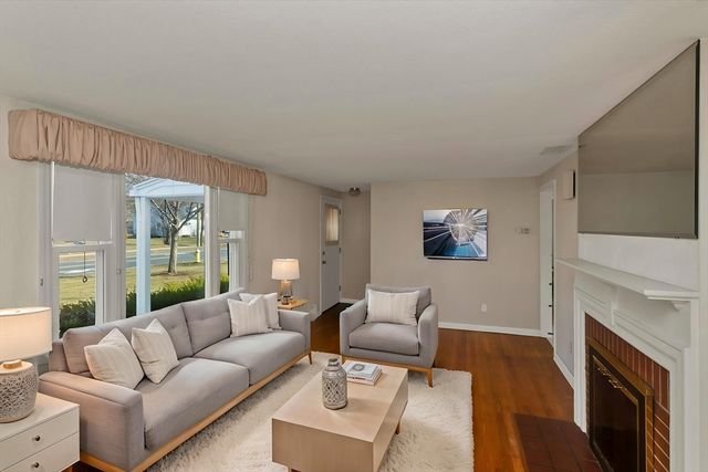 309 Island Pond Rd, Springfield, MA 01118