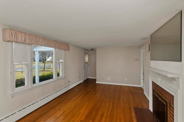 309 Island Pond Rd, Springfield, MA 01118