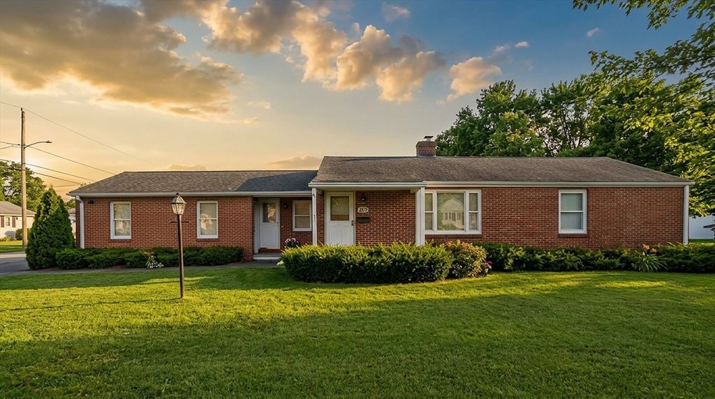 309 Island Pond Rd, Springfield, MA 01118