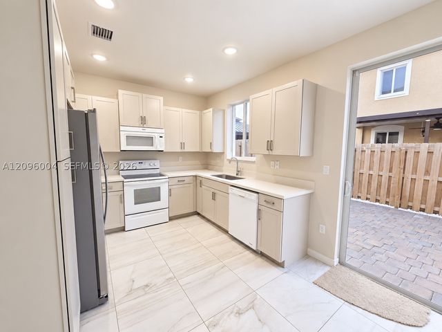 2419 SE 11th St, Homestead, FL 33035