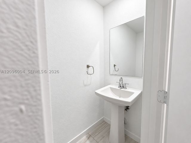 2419 SE 11th St, Homestead, FL 33035