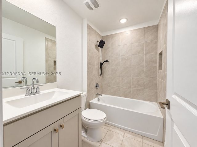2419 SE 11th St, Homestead, FL 33035