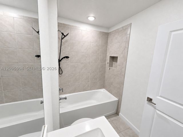 2419 SE 11th St, Homestead, FL 33035