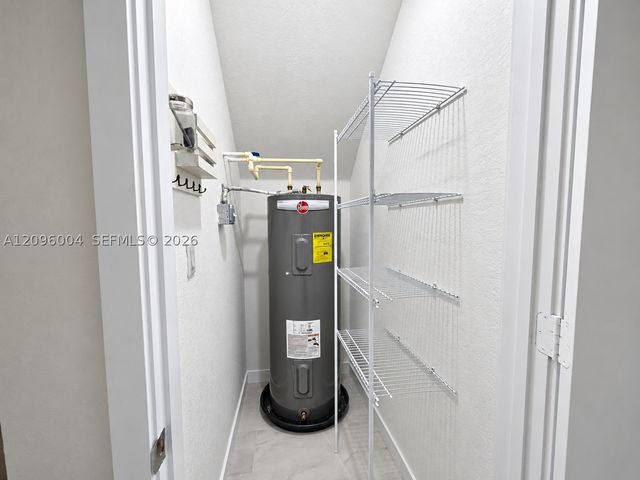 2419 SE 11th St, Homestead, FL 33035
