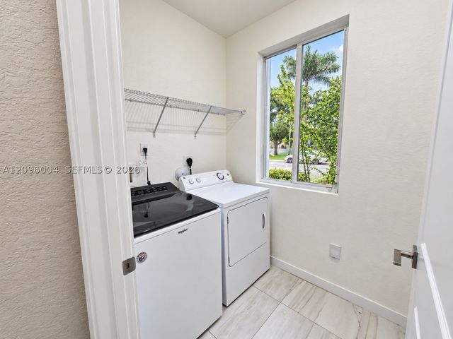 2419 SE 11th St, Homestead, FL 33035