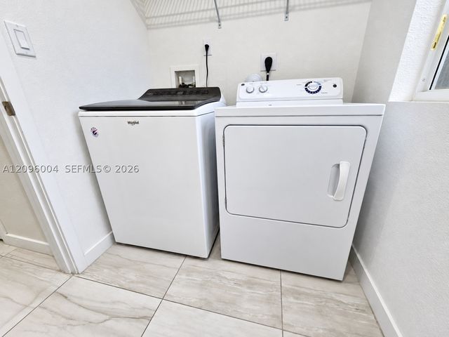 2419 SE 11th St, Homestead, FL 33035