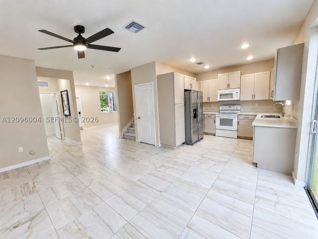 2419 SE 11th St, Homestead, FL 33035
