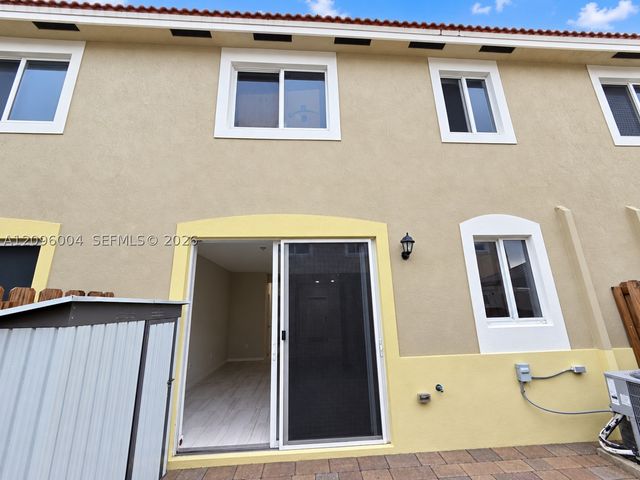 2419 SE 11th St, Homestead, FL 33035