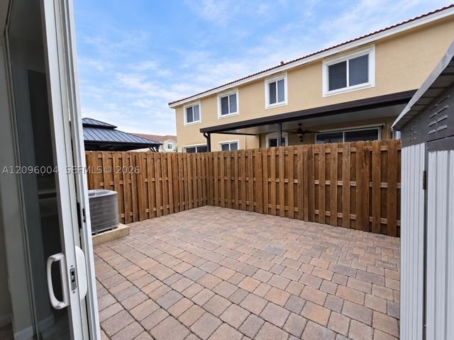 2419 SE 11th St, Homestead, FL 33035