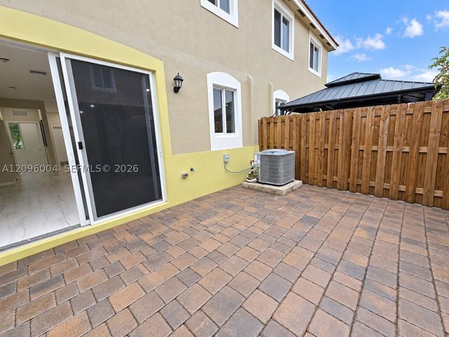 2419 SE 11th St, Homestead, FL 33035