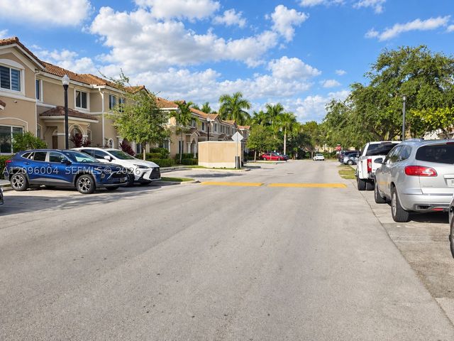 2419 SE 11th St, Homestead, FL 33035