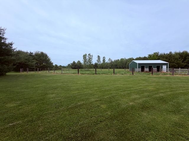 6585 Sinclair Road, Pipestone Twp, MI 49111