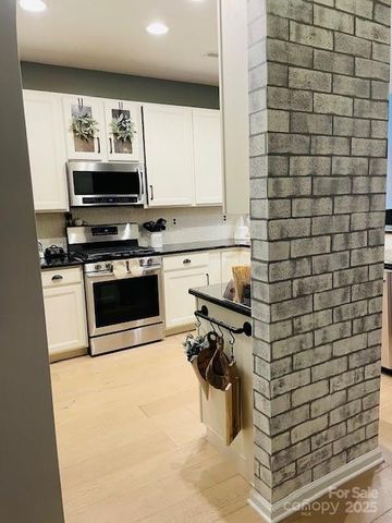 518 Pine Links Drive, Tega Cay, SC 29708