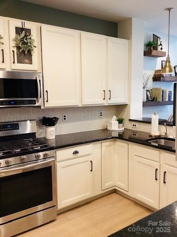 518 Pine Links Drive, Tega Cay, SC 29708