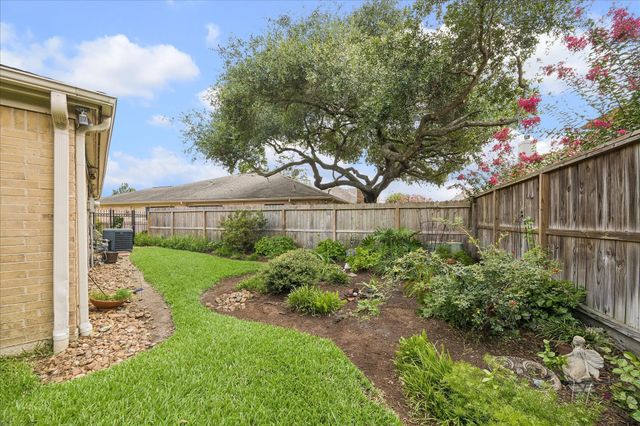 6506 Prairie Dunes Drive, Houston, TX 77069
