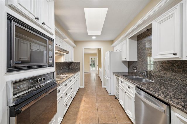 6506 Prairie Dunes Drive, Houston, TX 77069