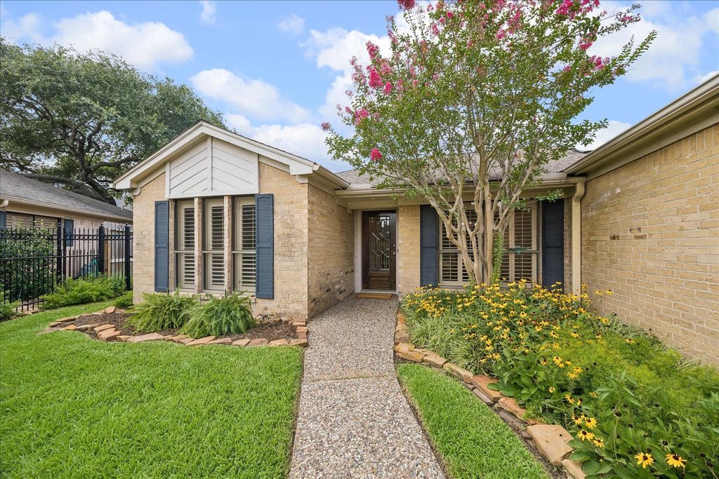 6506 Prairie Dunes Drive, Houston, TX 77069