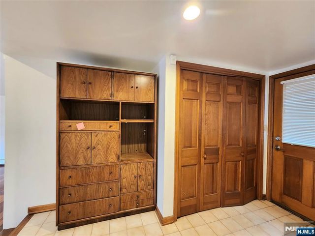 16 Burlington Road, Tenafly, NJ 07670