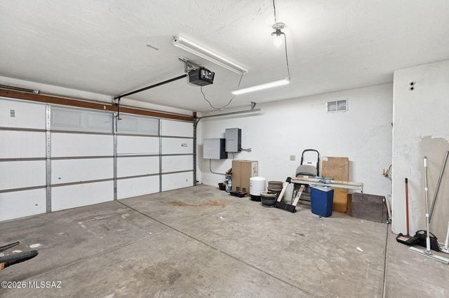 7550 S Carlisle Avenue, Tucson, AZ 85746