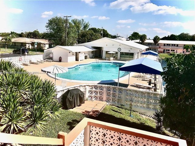 900 SW 11th Ave 17C, Hallandale Beach, FL 33009