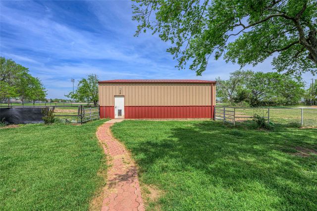 501 N Van Zandt Street, Tioga, TX 76271