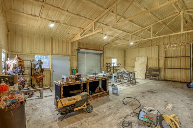 501 N Van Zandt Street, Tioga, TX 76271