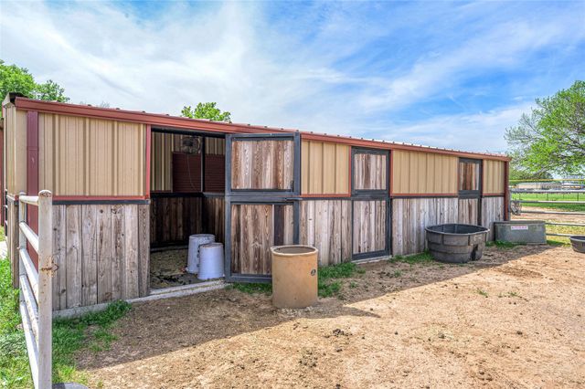 501 N Van Zandt Street, Tioga, TX 76271
