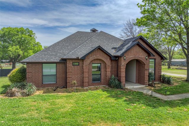 501 N Van Zandt Street, Tioga, TX 76271