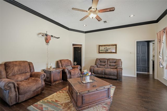501 N Van Zandt Street, Tioga, TX 76271