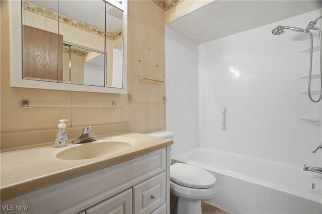 9536 Brimfield Drive, Mentor, OH 44060