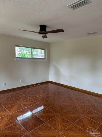 207 California Dr Ne, Ft Walton Beach, FL 32548