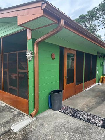 207 California Dr Ne, Ft Walton Beach, FL 32548
