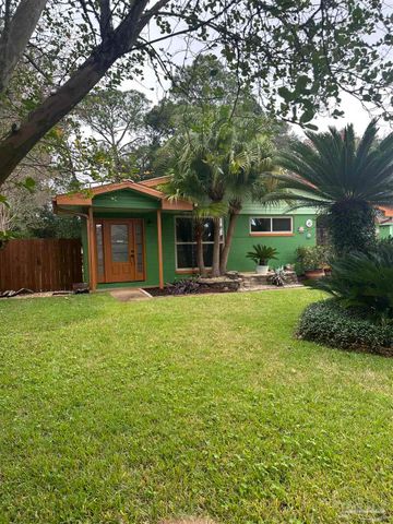207 California Dr Ne, Ft Walton Beach, FL 32548