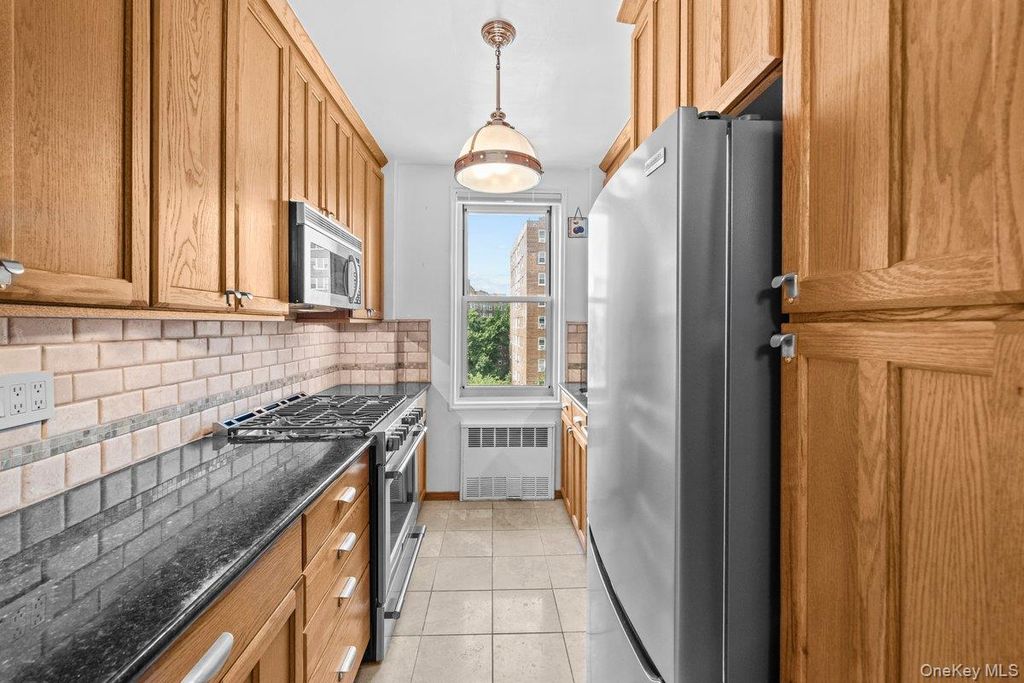 629 Kappock Street 7N, Bronx, NY 10463 — photo 5