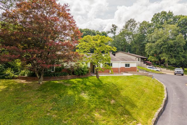 200 Kimber DRIVE, Peters Twp, PA 15317