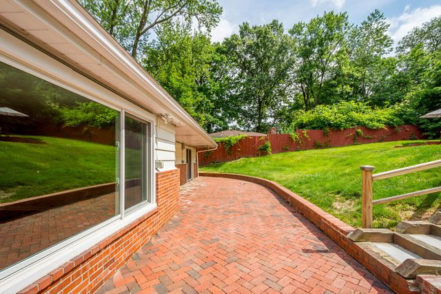 200 Kimber DRIVE, Peters Twp, PA 15317