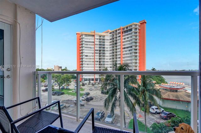1351 NE Miami Gardens Drive 424E, Miami, FL 33179