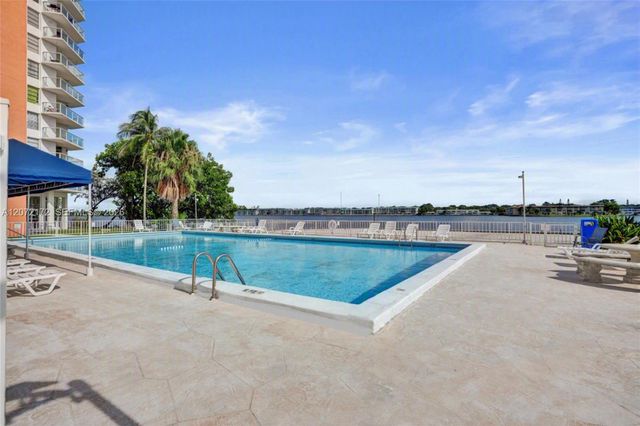 1351 NE Miami Gardens Drive 424E, Miami, FL 33179