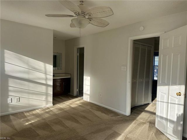 573 Chancery LN, Virginia Beach, VA 23452