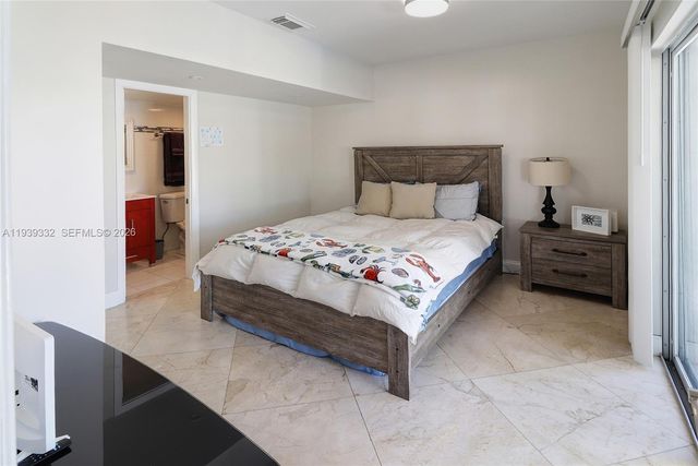 2031 NE 14th Ct, Fort Lauderdale, FL 33304