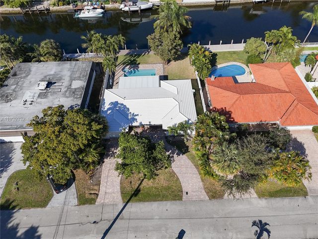 2031 NE 14th Ct, Fort Lauderdale, FL 33304